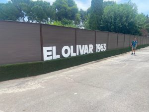 Rótulo corpóreo de letras metálicas lacadas para centro deportivo EL OLIVAR Zaragoza