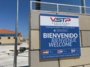 Directorio de señalización en panel de aluminio y gráfica impresa en vinilo polimérico + laminado UV